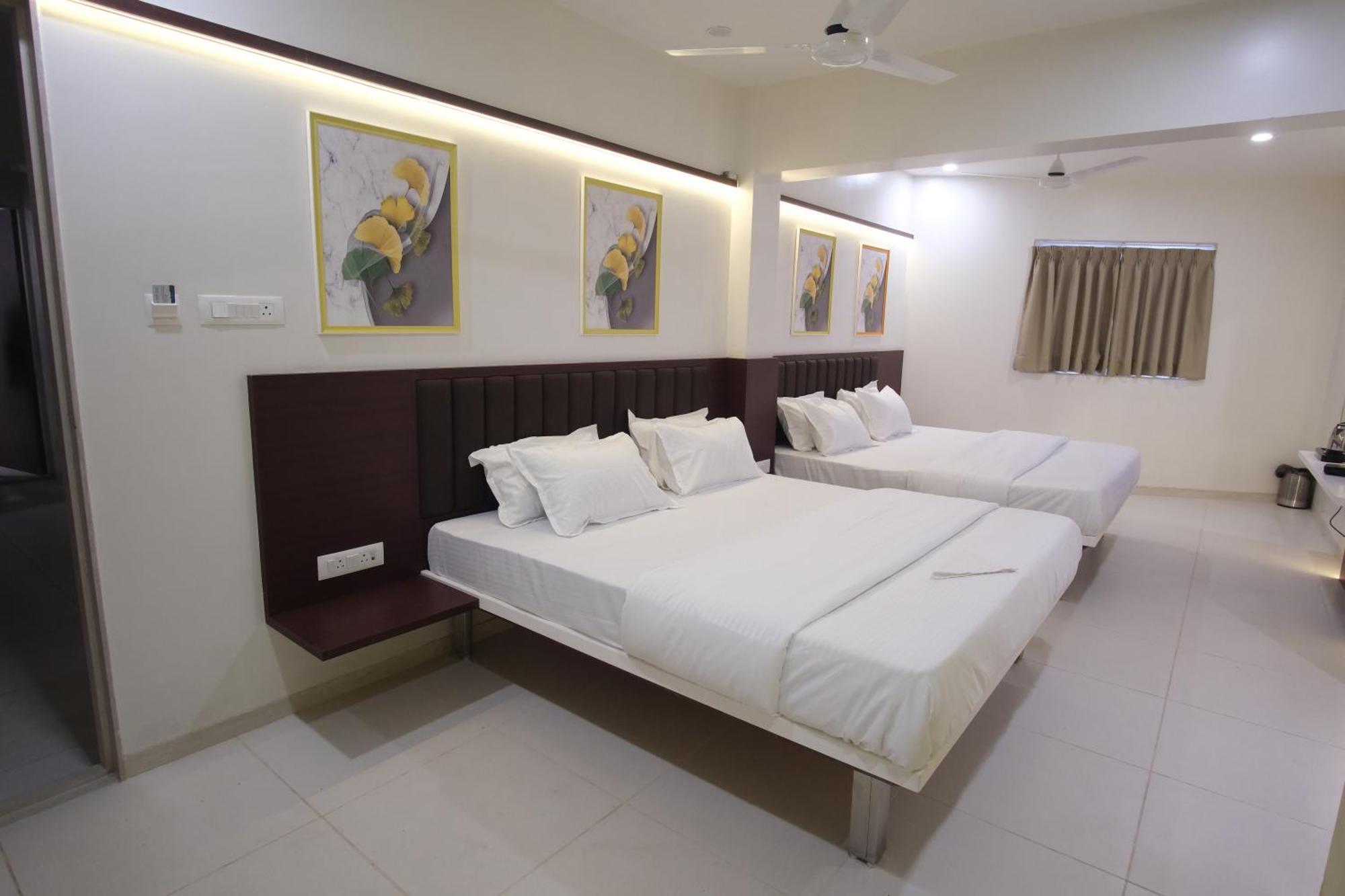 Hotel Haldi Nashik Exterior foto
